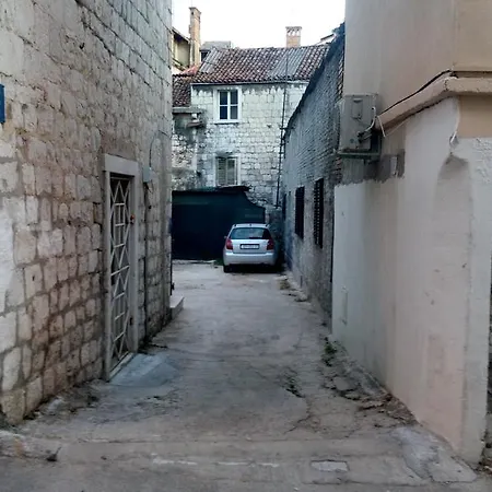 Basic Apartment Split